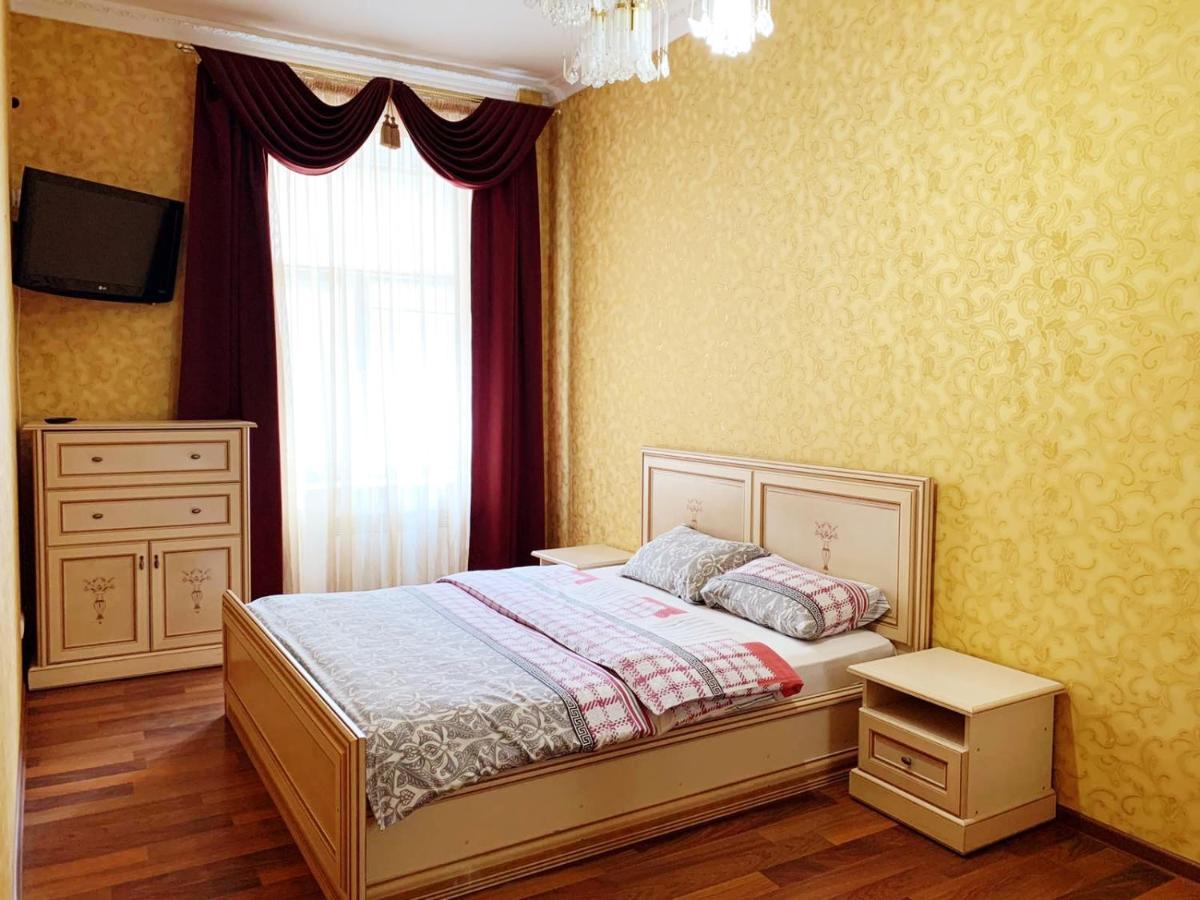 Classic In Deribasovskay